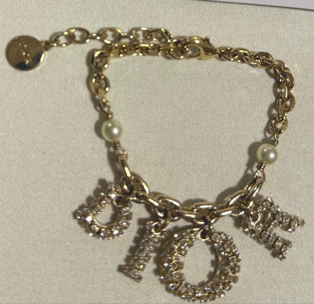 Dior ローズゴールドブレスレット ロゴチャーム付き