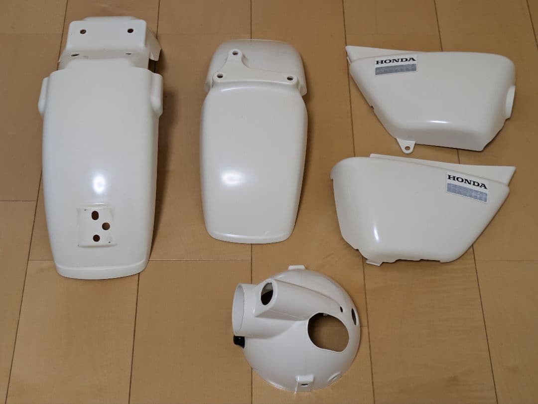 エイプ50・100　フェンダー・サイドカバー、ライトケース（程度良くピカピカ）