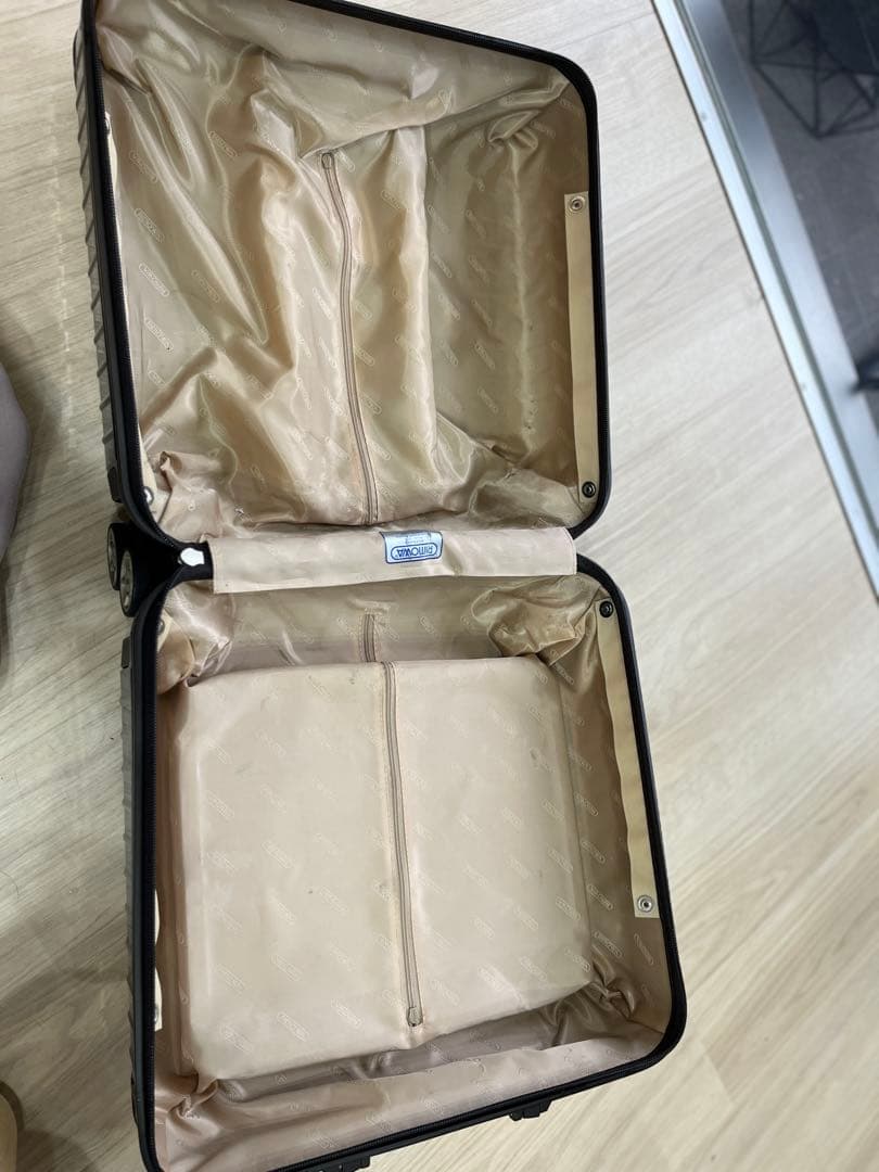 ブラウン ストライプデザイン キャリーケース