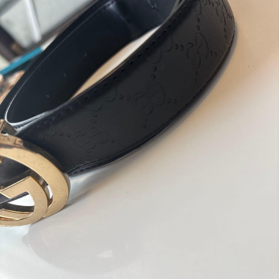 Gucci ブラックレザーベルト GGロゴ