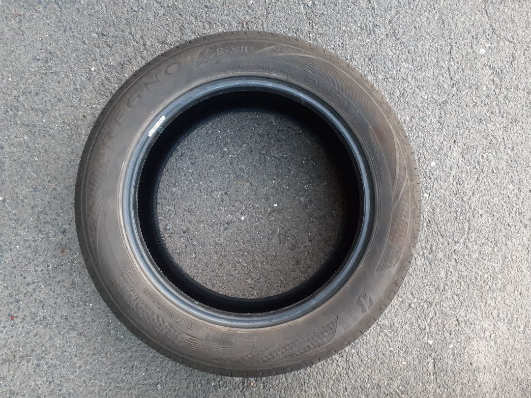２3年　ブリヂストン　レグノ　205/55R16インチタイヤ　2本