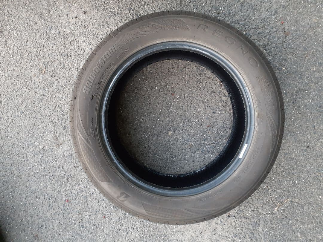 ２3年　ブリヂストン　レグノ　205/55R16インチタイヤ　2本