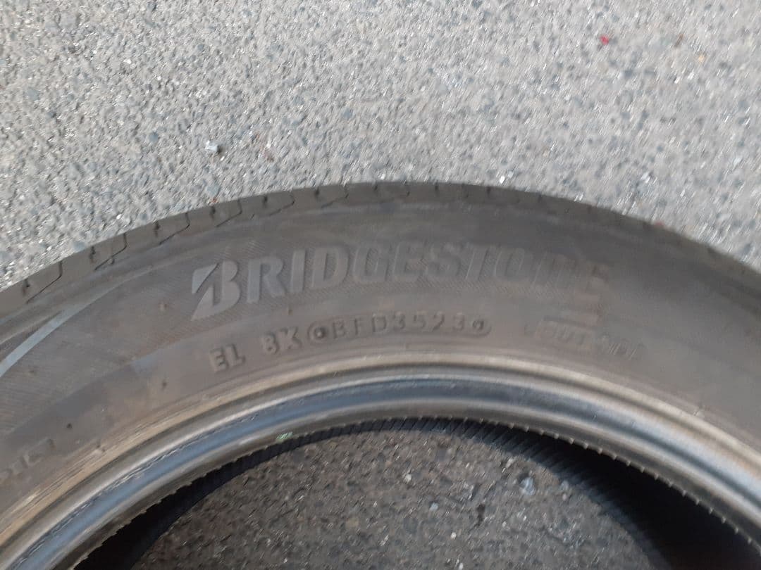 ２3年　ブリヂストン　レグノ　205/55R16インチタイヤ　2本