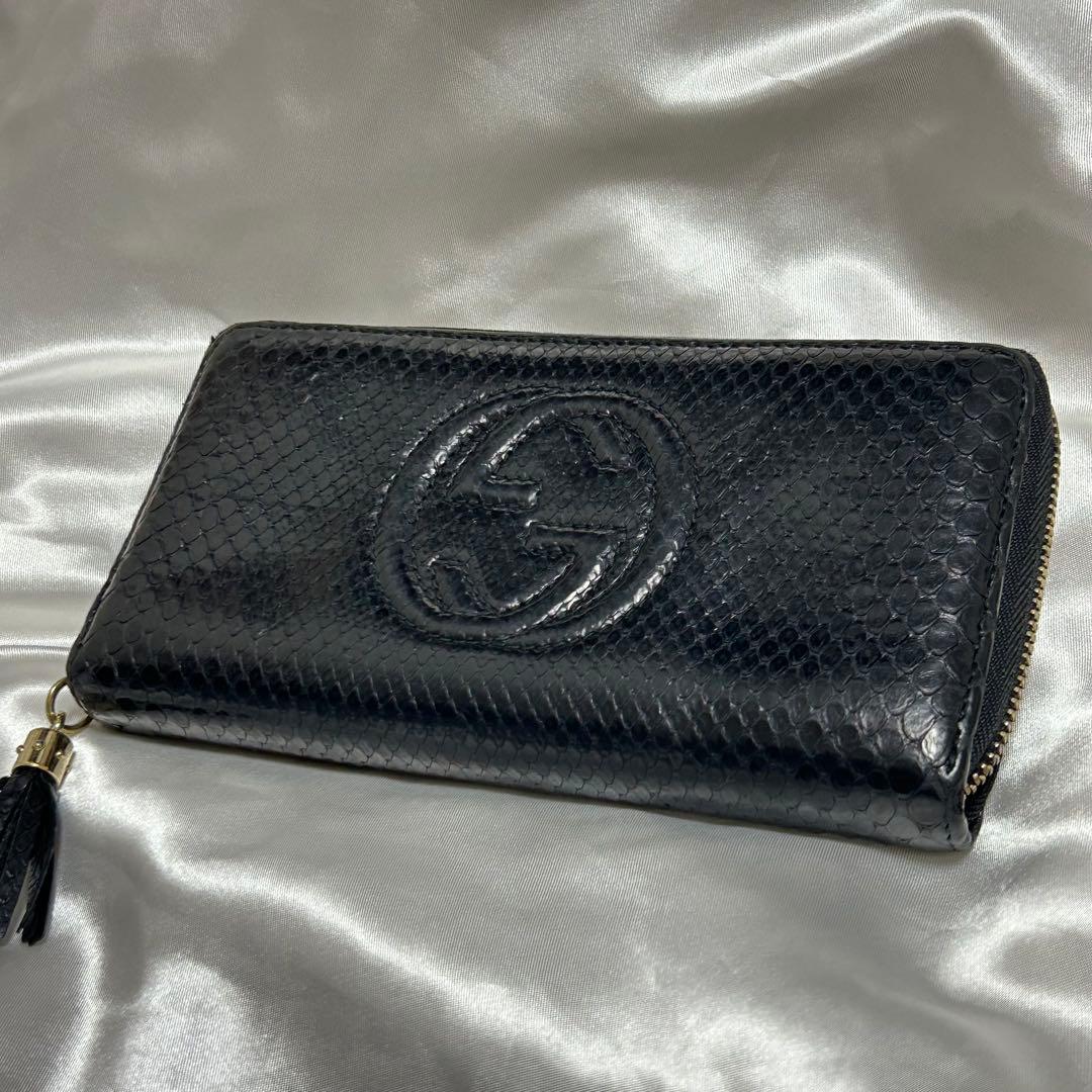 【美品】GUCCIグッチ 長財布 ラウンドファスナー パイソン 蛇革 黒 レザー