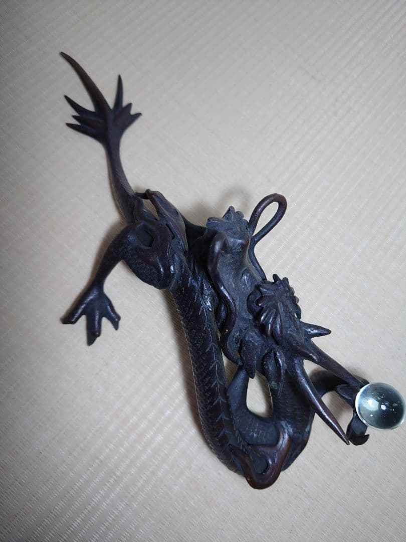 銅製　玉持ち龍