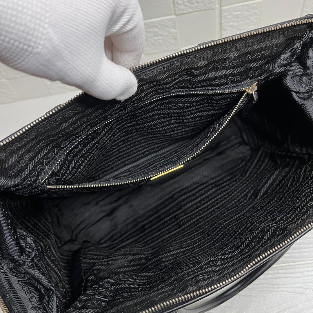 ✨美品✨☘️PRADA☘️✨トートバッグ✨三角ロゴ✨ナイロンレザー✨ゴールド金具✨