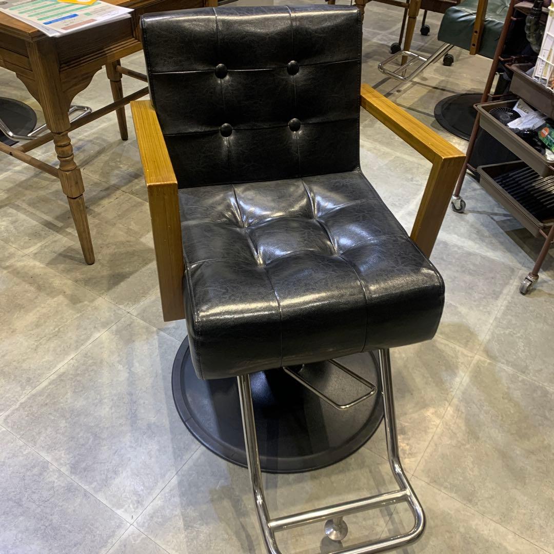 サロン用黒の回転式ウッドチェア