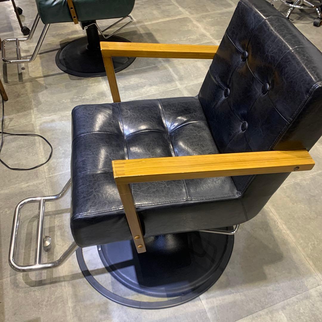 サロン用黒の回転式ウッドチェア