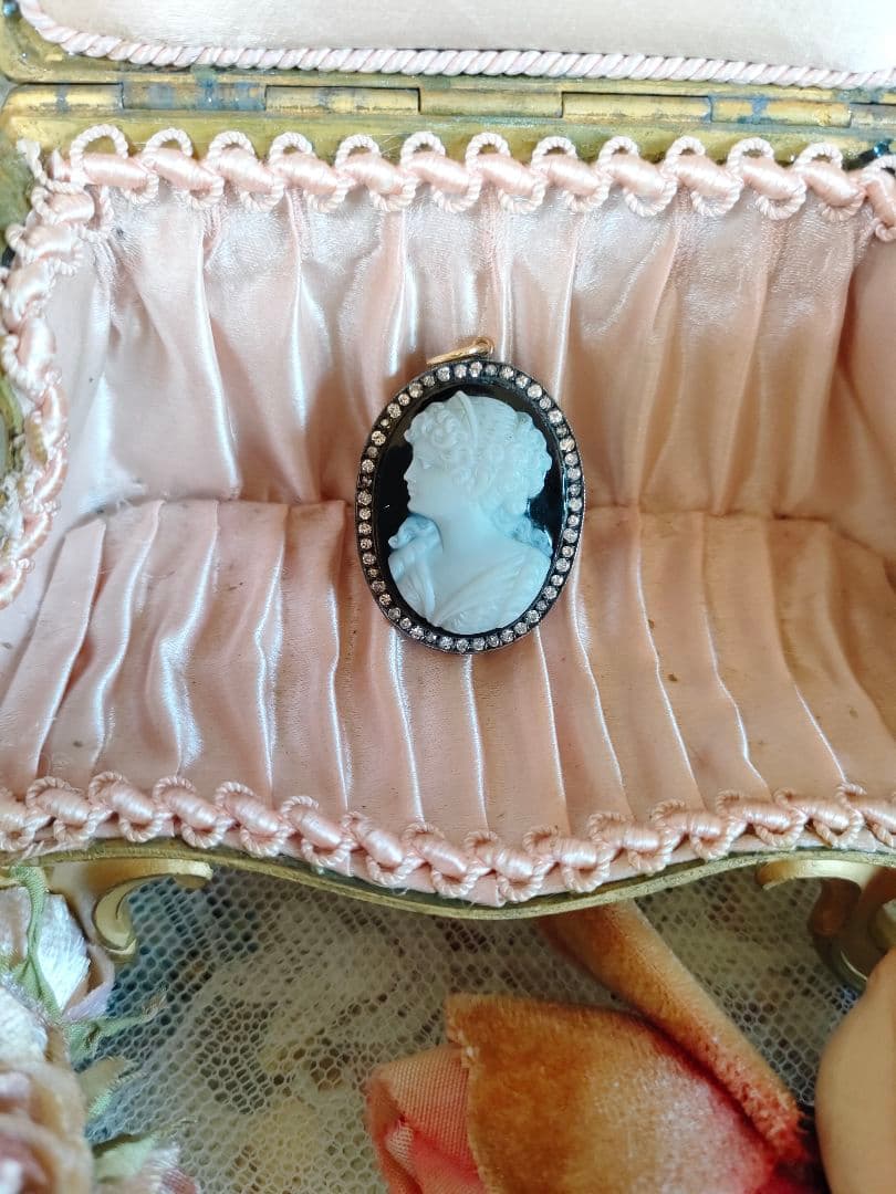 ☆豪華なストーンカメオ・アンティークジュエリー☆