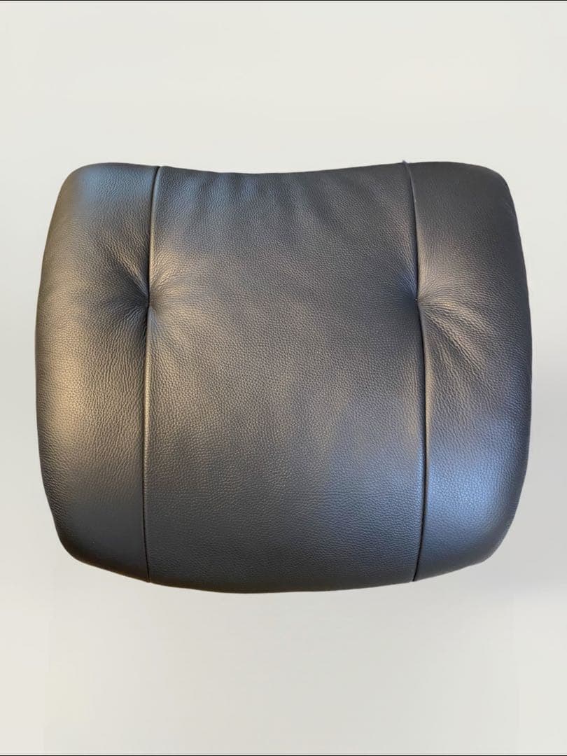 【未使用】カリモク ザファーストとオットマン『チェアーと同時購入』願います