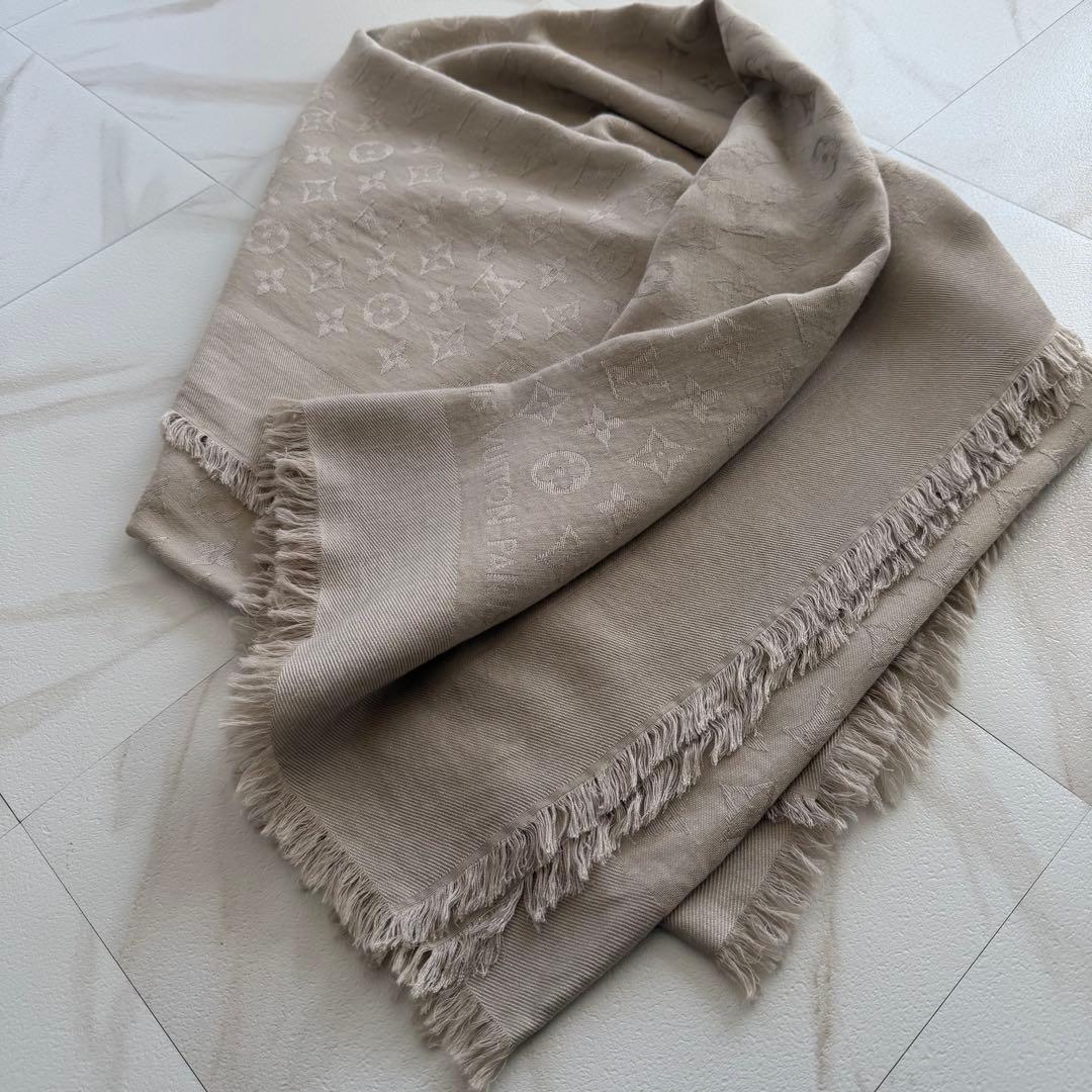 ルイ・ヴィトンモノグラム 大判ストール ベージュ　グレージュ140×140