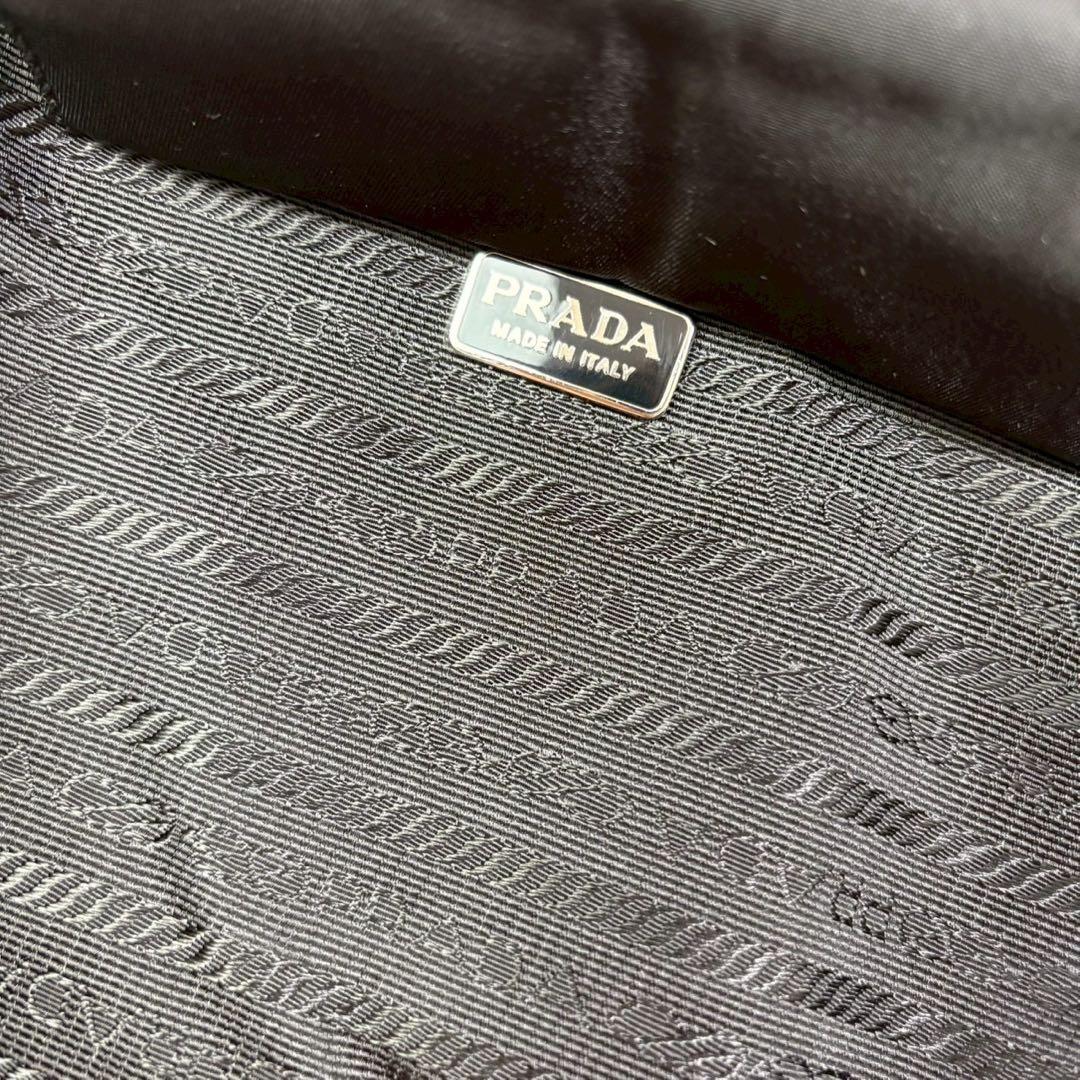 PRADA アクセサリーポーチ ナイロン 三角ロゴ ギャランティ付 MV459