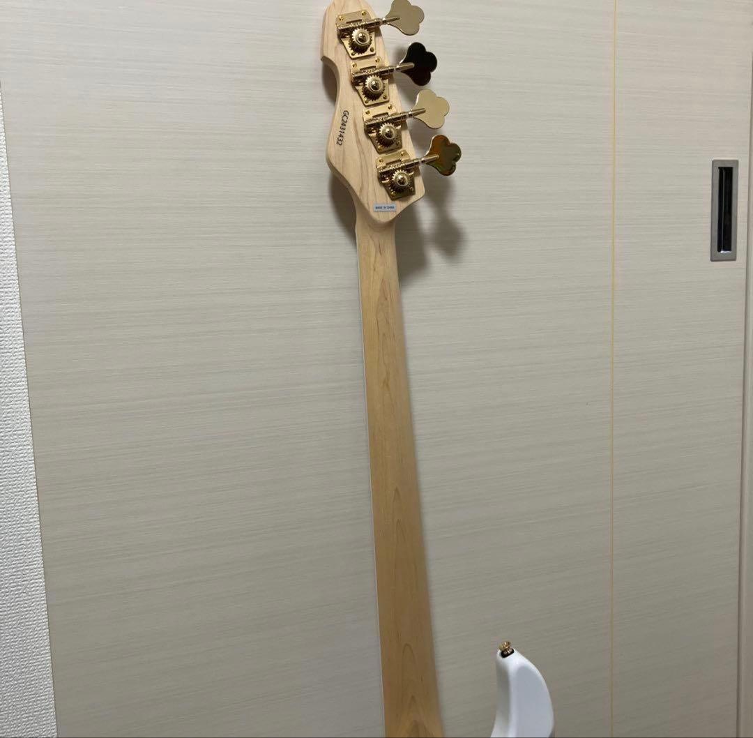 Grass Roots G-AMAZE  White エレキベース