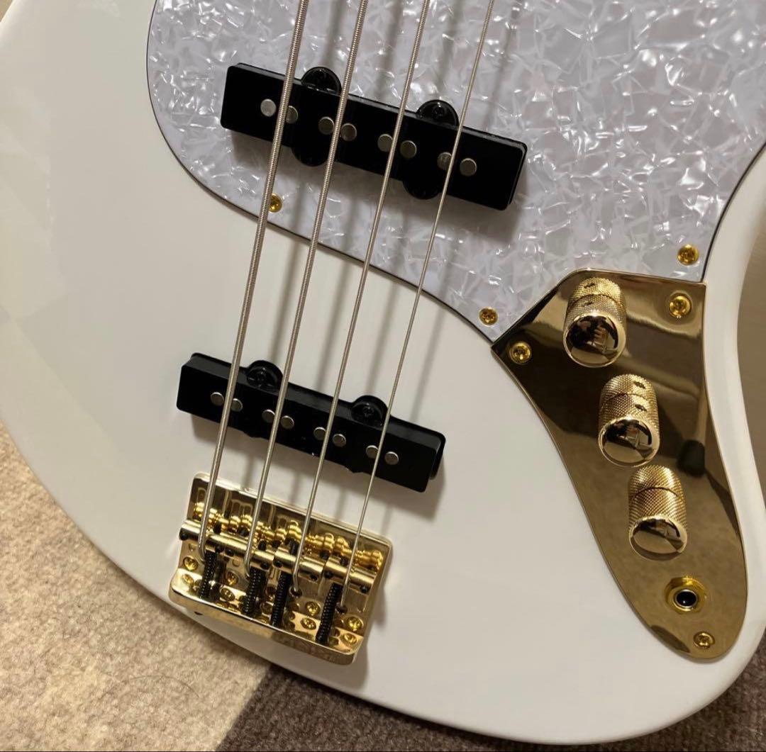 Grass Roots G-AMAZE  White エレキベース