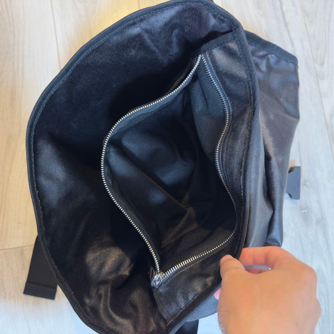 acne studiosメッセンジャーバッグ　アクネ