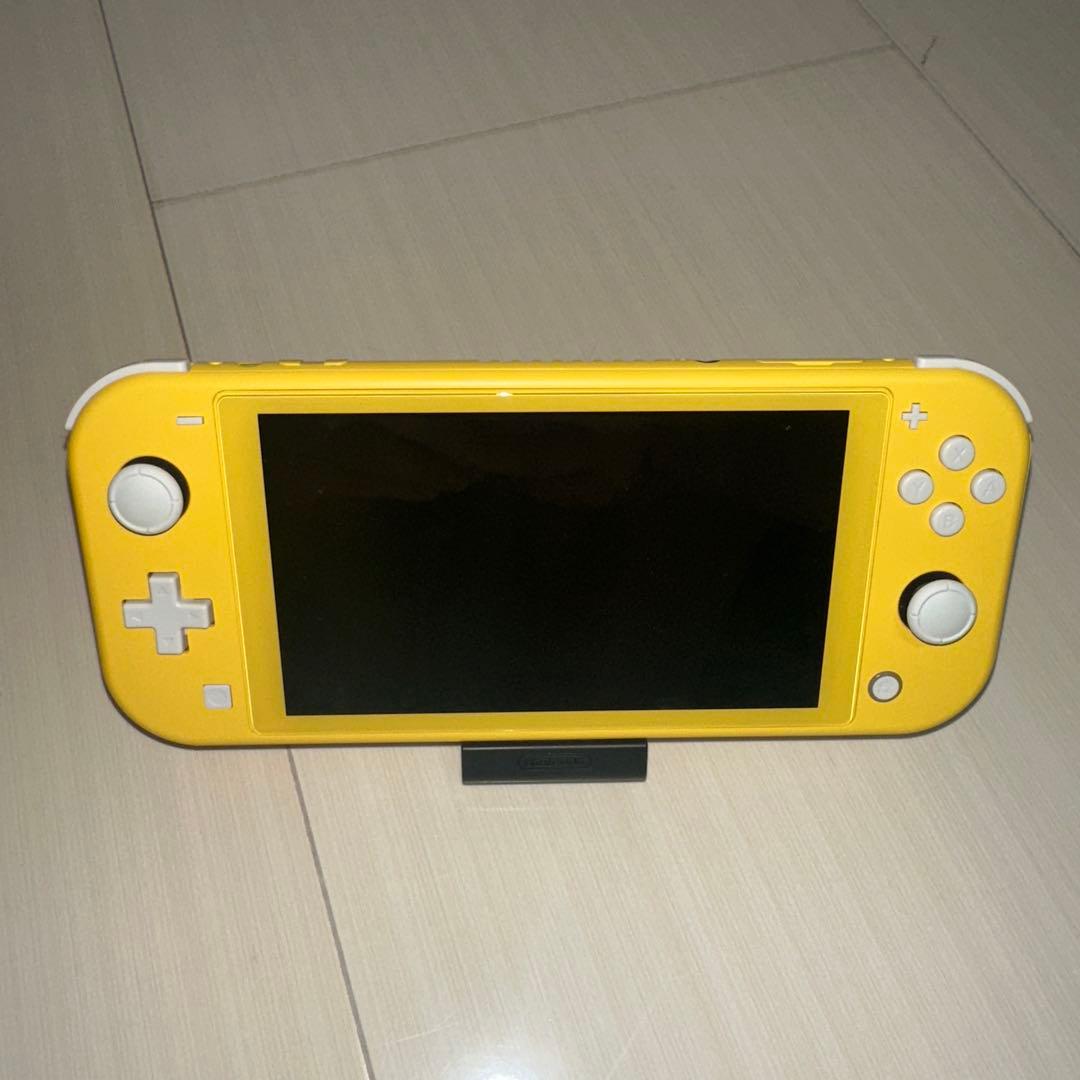 Nintendo Switch Lite イエロー スタンド付き