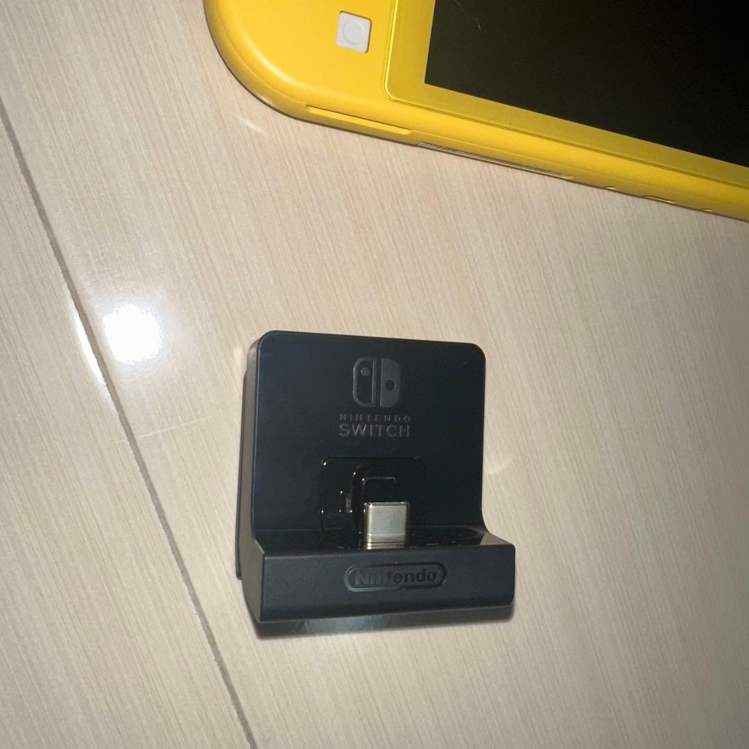 Nintendo Switch Lite イエロー スタンド付き