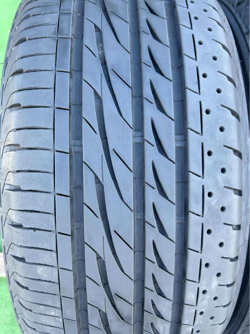215/55 R17 BRIDGESTONE REGNOラジアルタイヤ2024年