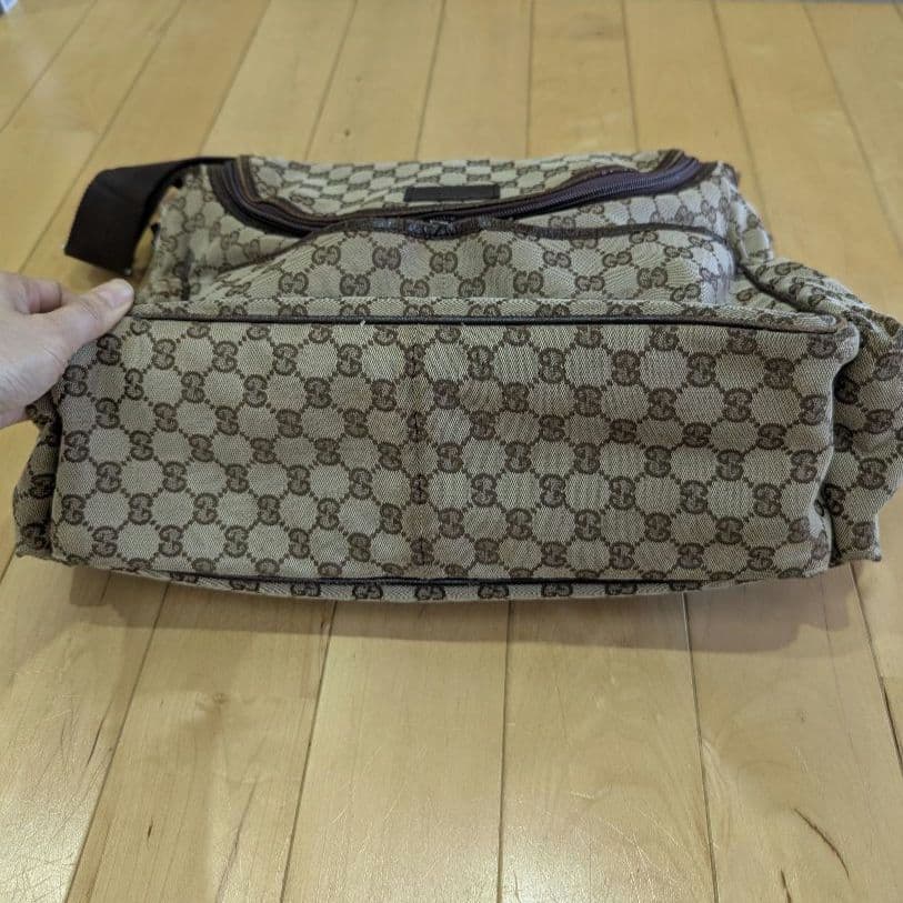 値下げ♪ GUCCI　マザーズバッグ　ショルダーバッグ　GG キャンバス