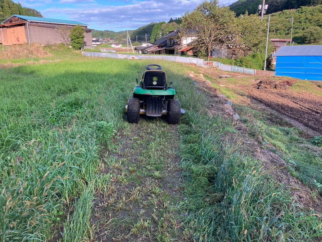 John Deere LA105 草刈り機
