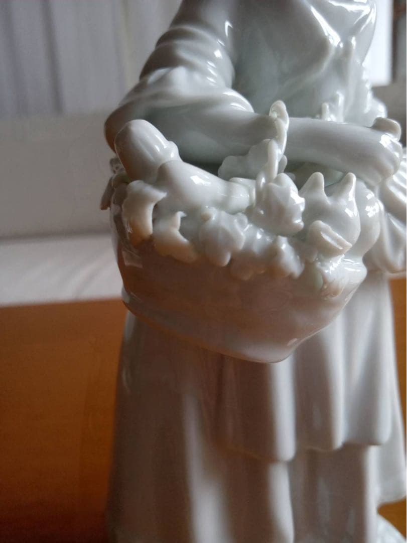 Augarten アウガルテン　フィギュリン　陶器　人形　磁器人形　検　ヘレンド