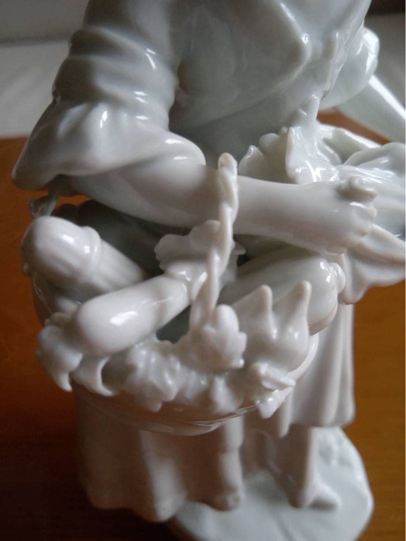 Augarten アウガルテン　フィギュリン　陶器　人形　磁器人形　検　ヘレンド