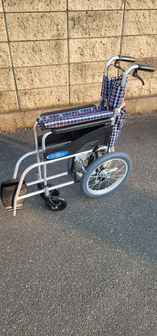 折りたたみ介助用車椅子 チェック柄