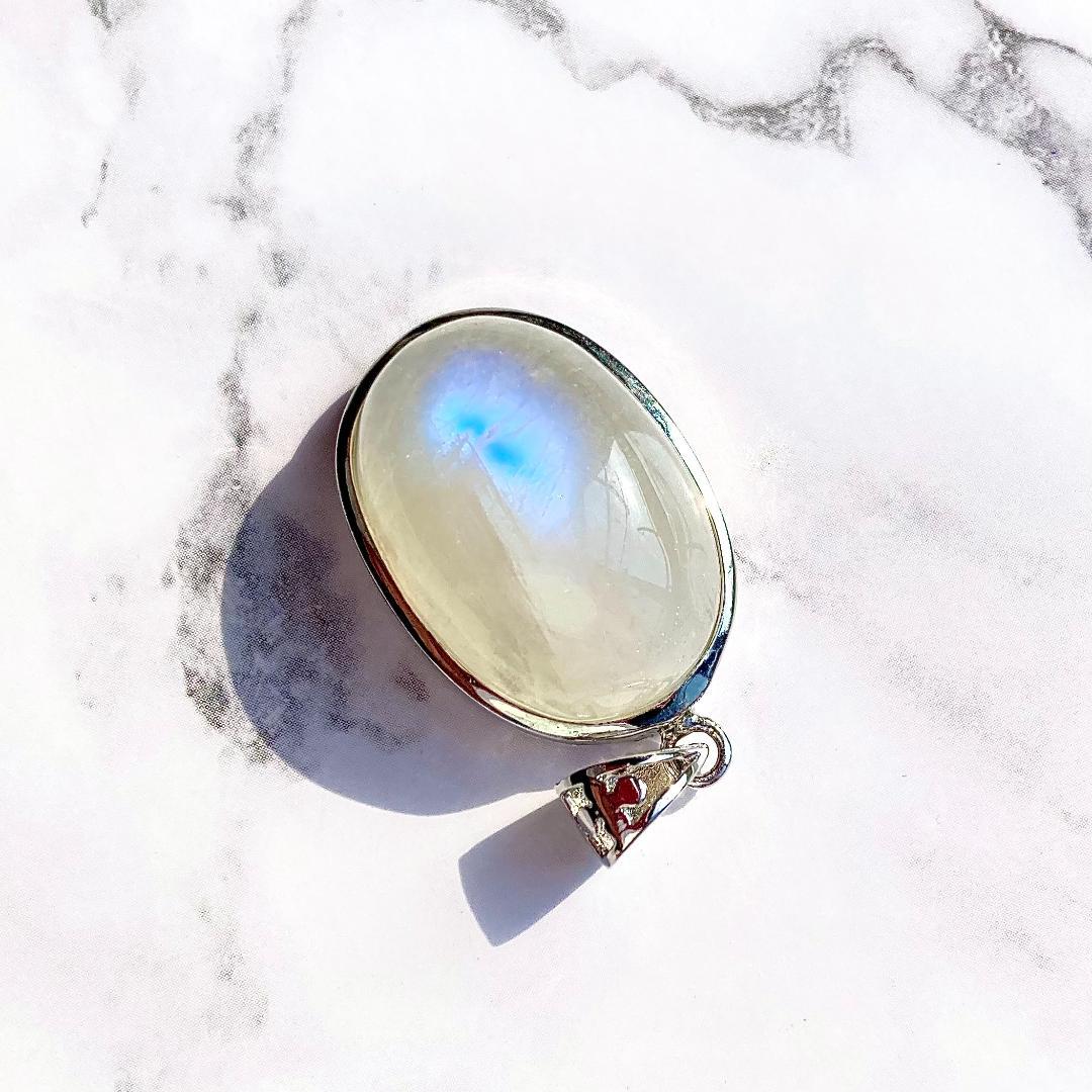 ★最終4000円引き！★【青い月マジック】ブルームーンストーン ペンダントトップ