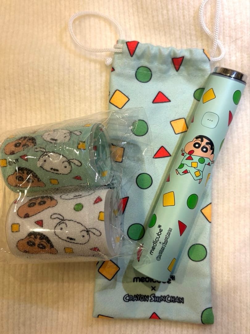 medicube AGE-R ブースタープロミニ　美顔器　クレヨンしんちゃん