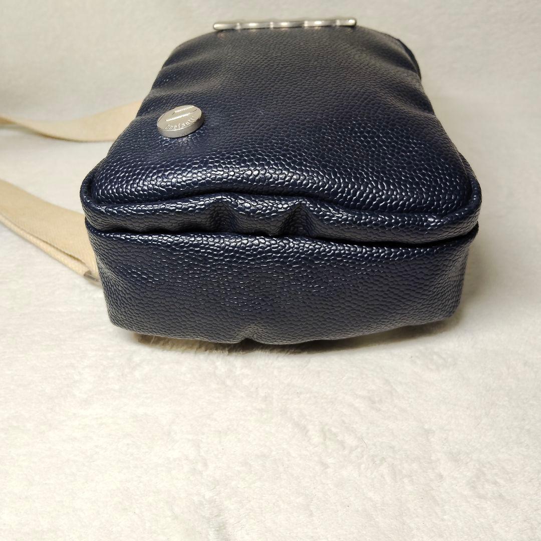 ムータマリン　ボディーバッグ　ネイビー ロゴ