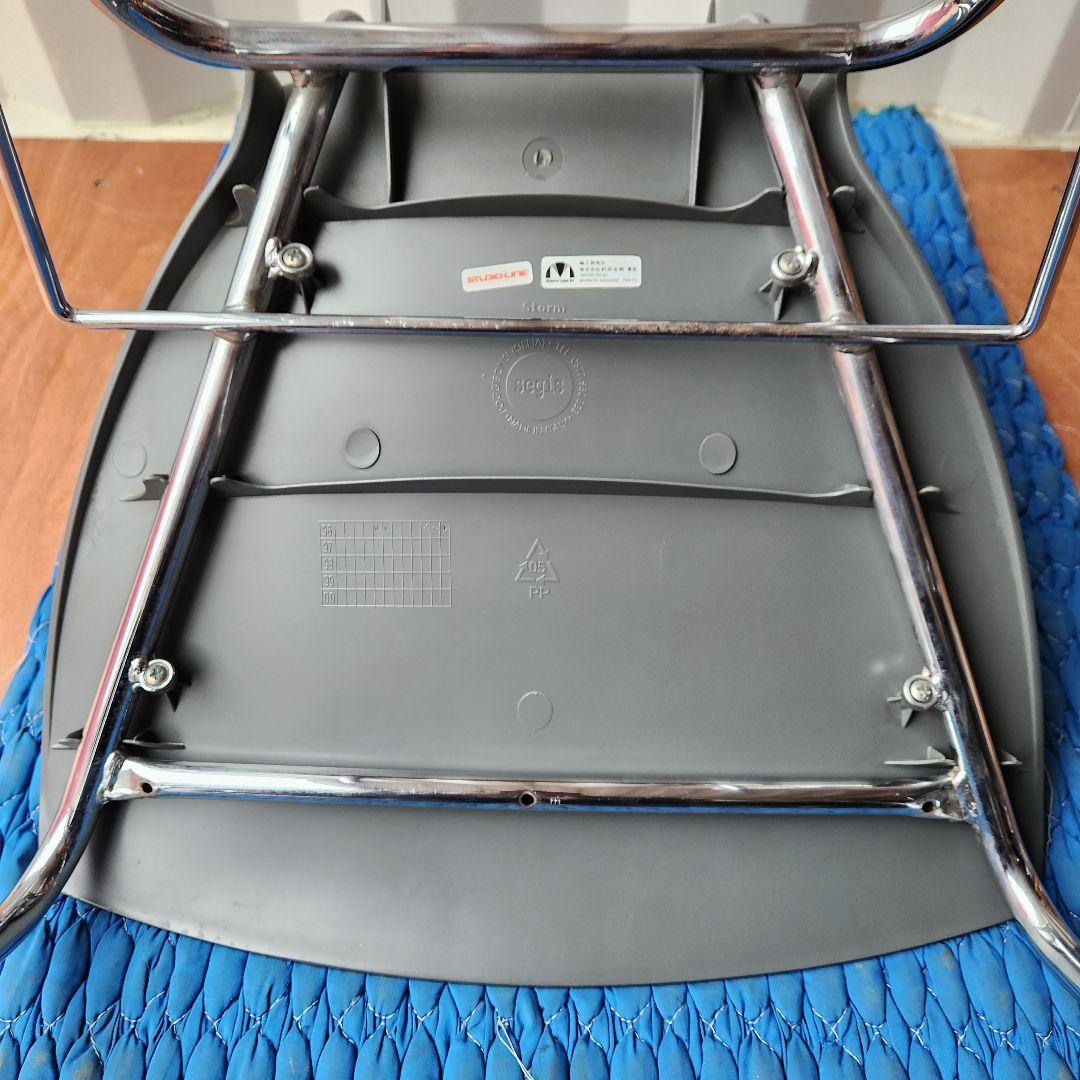 希少　SEGIS STORM スタッキングチェア　チャコール　italy