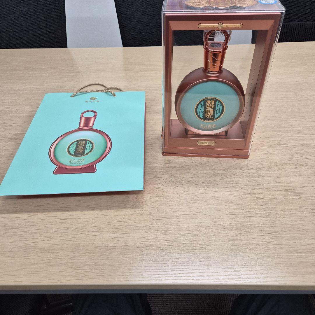 中国　貴州茅台酒　「君品習酒」 アルコール度数　53% 容量　500㎖