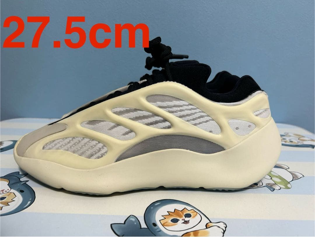 靴 adidas YEEZY 700V3 \