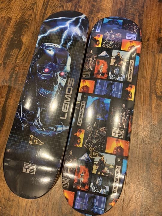 新品未開封　primitiveターミネーター2 コラボDECK（左側の1本）