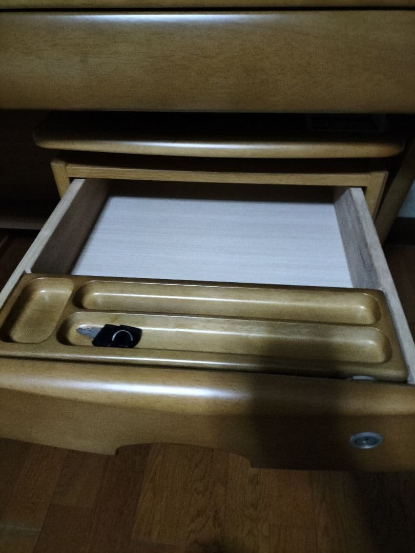 新品で購入後、ほぼ使わず新品に近いです。引き取り限定になります。商品説明必読を