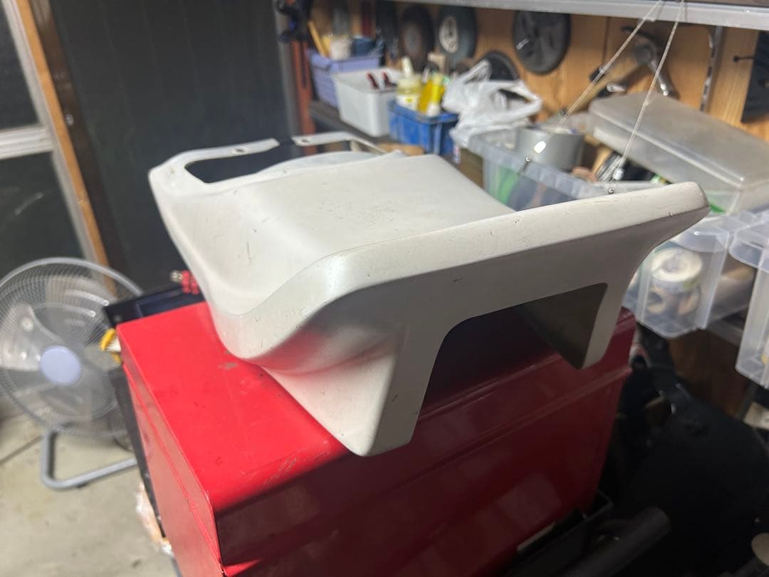 エイプ 50 テールカウル 白