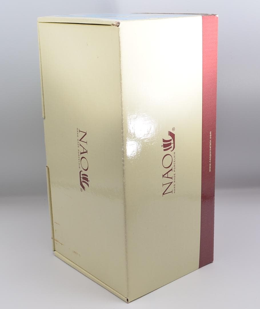 ピグレットを抱いて　＃1587　★NAO（リヤドロ）　光沢仕上げ　箱付き　絶版