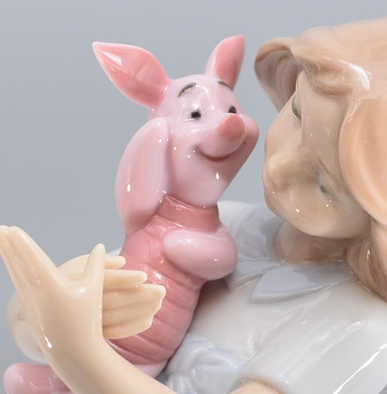 ピグレットを抱いて　＃1587　★NAO（リヤドロ）　光沢仕上げ　箱付き　絶版