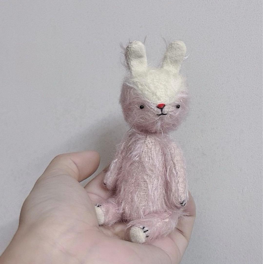 短いお耳のうさぎちゃん アーティストベア 海外作家様 ハンドメイド ぬいぐるみ