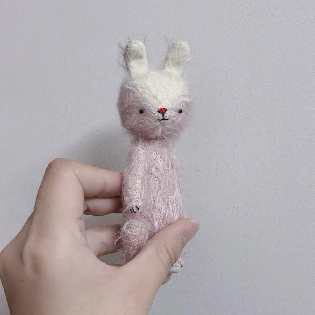 短いお耳のうさぎちゃん アーティストベア 海外作家様 ハンドメイド ぬいぐるみ