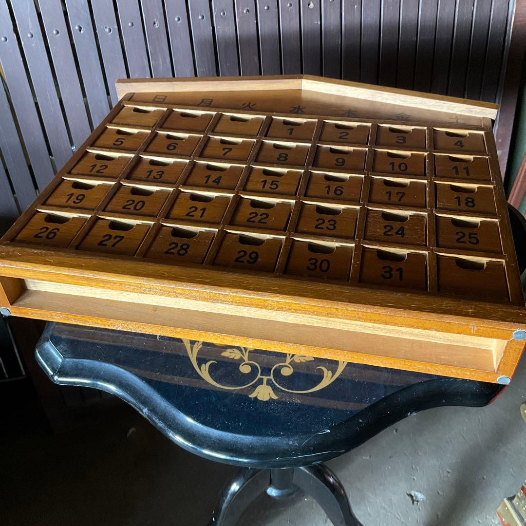 万年カレンダー　アドベントカレンダー　月間薬棚　お薬引き出し