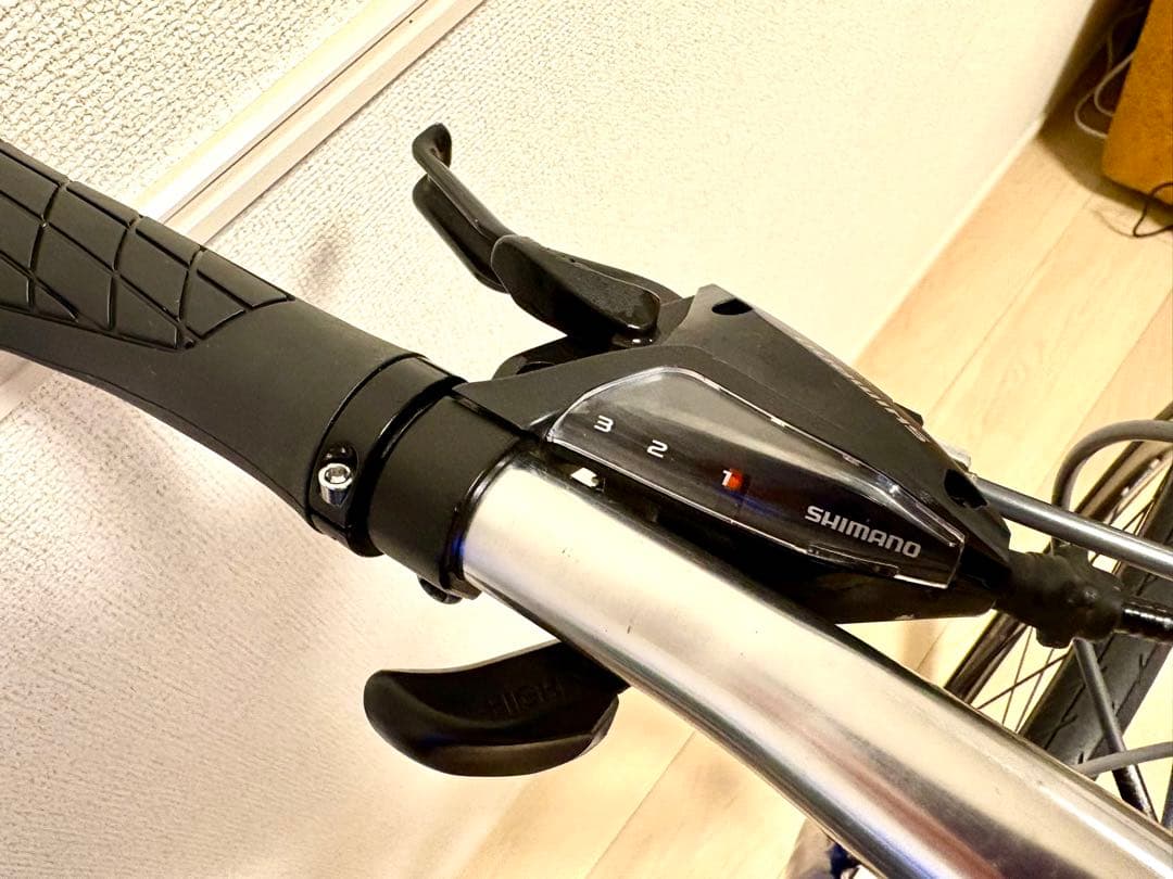 ☆高年式 Giant ジャイアント エスケープR3 新品部品で整備済み