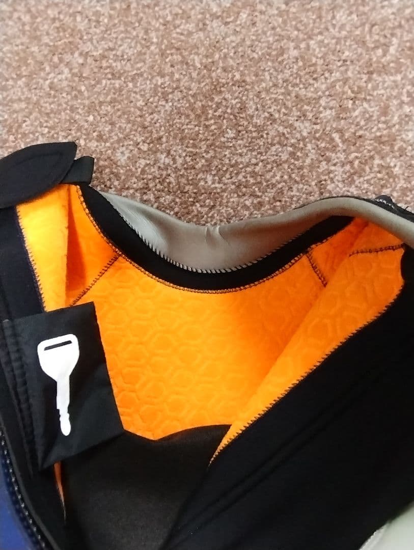 ★オーダーメイドウェットスーツ★セミドライ　サイズL 1度のみ使用