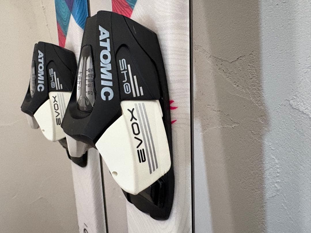 ATOMIC ジュニア スキー 140cm ビン付 ストック100cm