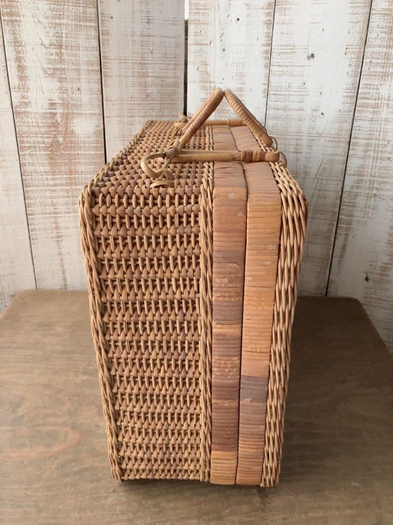 ヴィンテージ　籐製品　ナチュラル　大きな　　バスケット　ピクニックバスケット