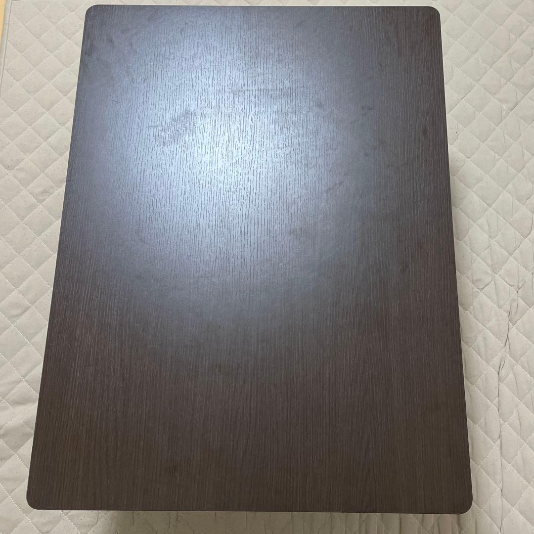 落ち着いた雰囲気の部屋にピッタリ❗️十分な広さのテーブル╒╕