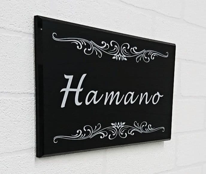 スタイリッシュ飾り付アクリル表札＊１㎜単位＊４辺４５度面取り鏡面磨き＋最高品ＵＶ