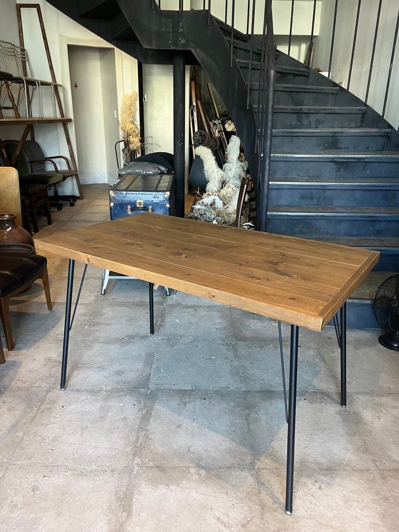 インダストリアル　ダイニングテーブル