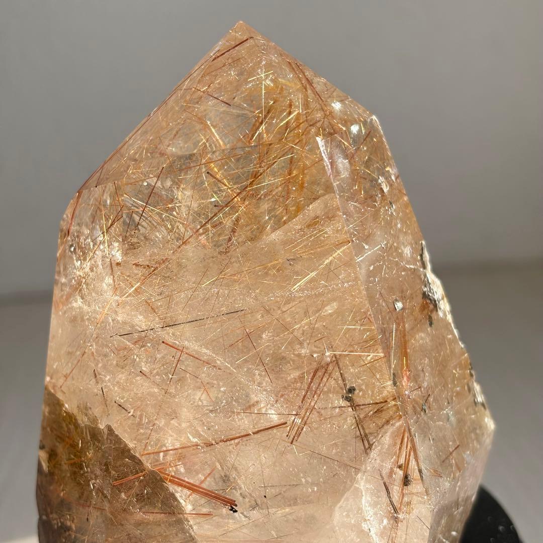 超希少美628g特大 ゴールドタイチンルチル 原石ポリッシュ　鉱物