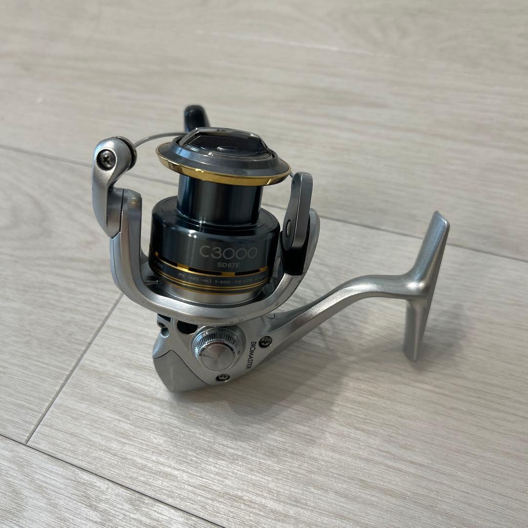 バイオマスター C3000 スピニングリール シルバー/ブラック